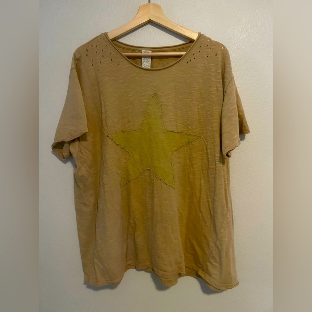 Magnolia Pearl star tee